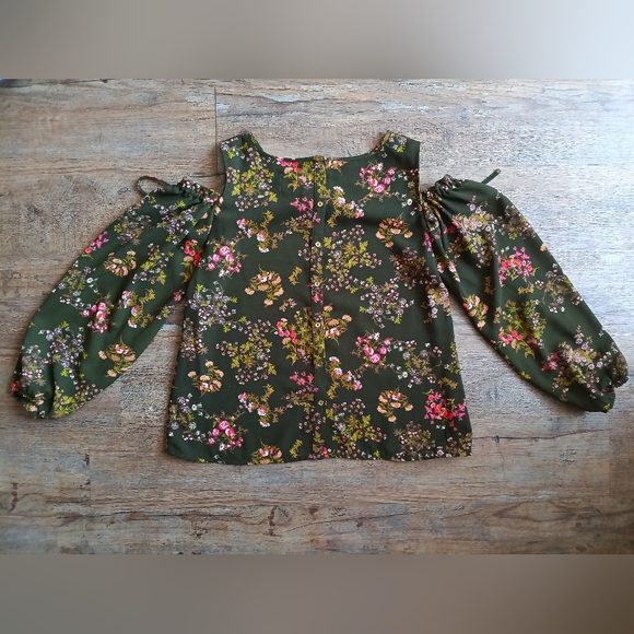 LC Lauren Conrad Cold Shoulder Green & Pink Floral Blouse Size M - Picture 3 of 6